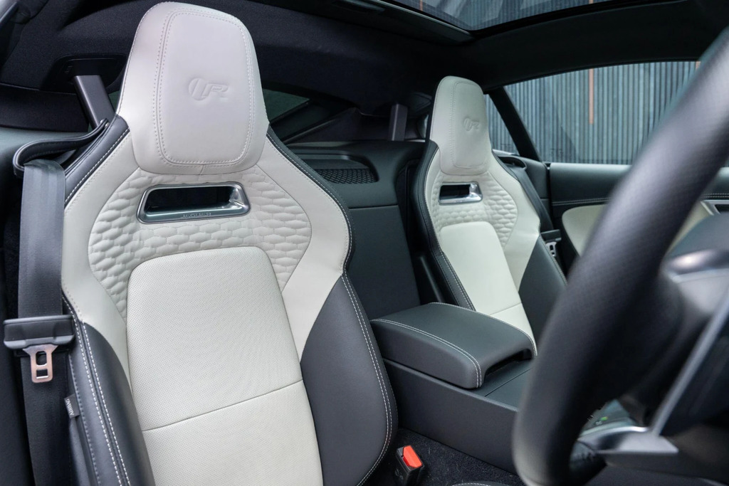 Jaguar F-Type 2.0 P300 First Edition Grey #12