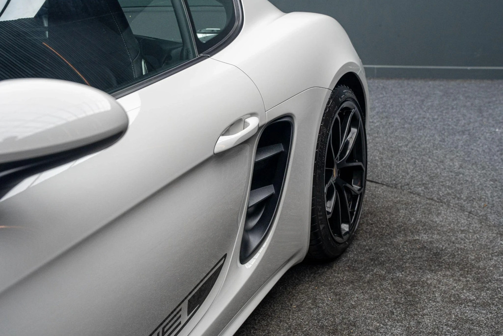 Porsche 718 Cayman Gts 4.0  #29