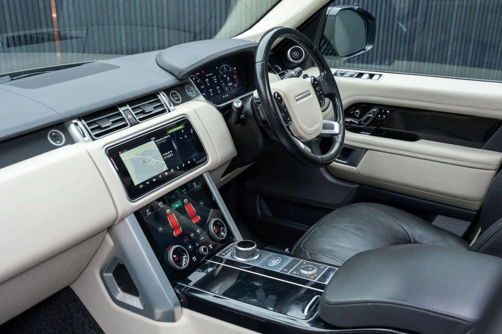 Land Rover Range Rover 3.0 P400 Vogue Grey #38