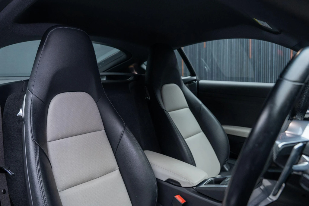 Porsche 718 Cayman 2L Null Black #12