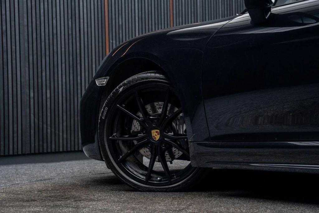 Porsche 718 Cayman 2L Null Black #15