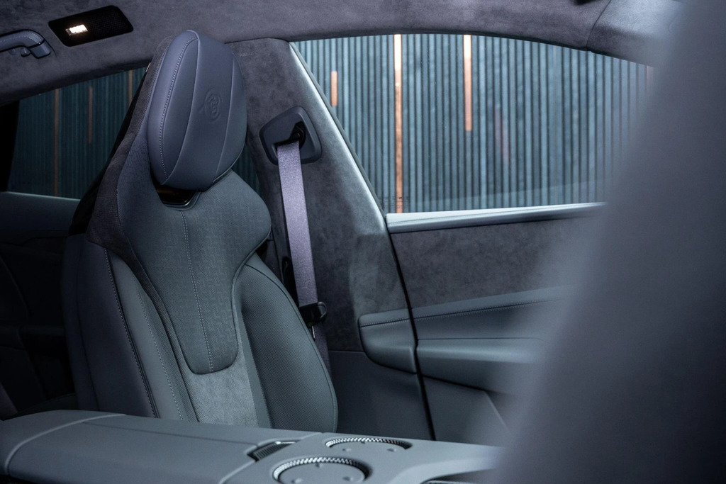 Lotus Emeya 450Kw 102Kwh 2025 Grey #36