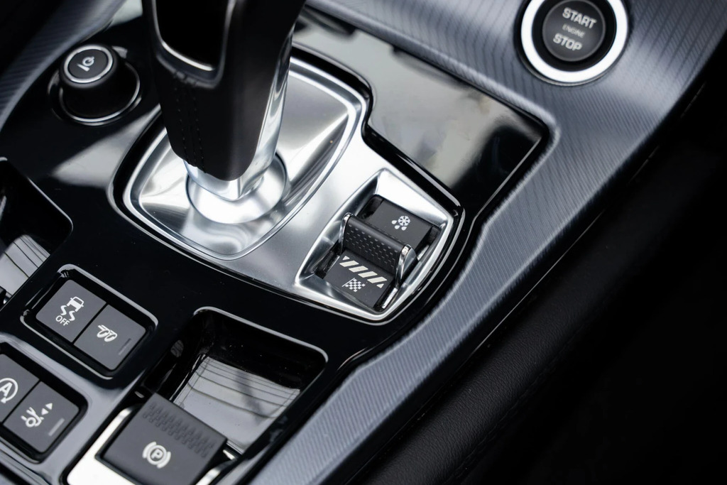 Jaguar F-Type R-dynamic White #28