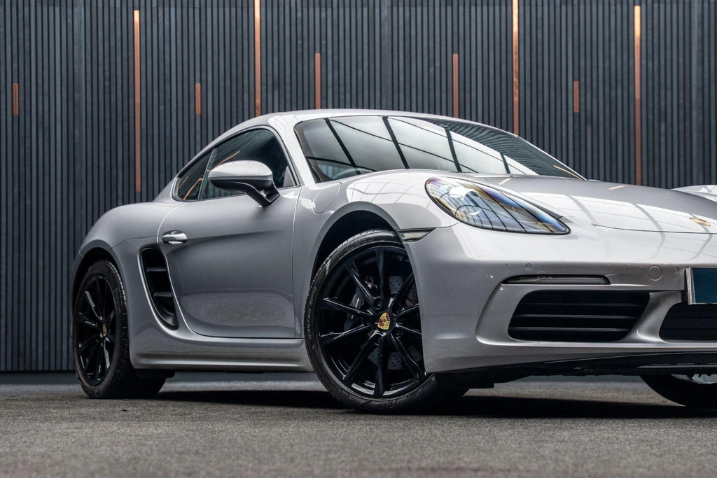 Porsche 718 Cayman 2L Null Red #8