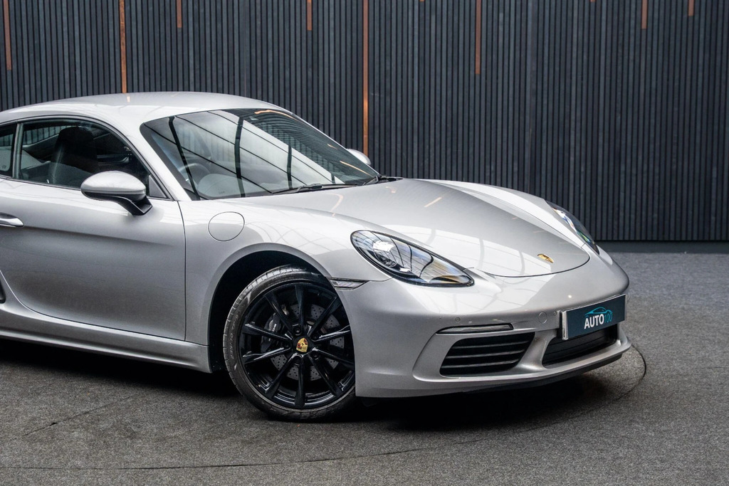 Porsche 718 Cayman 2L Null Red #10