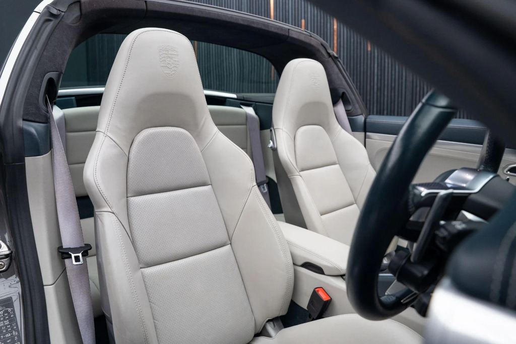 Porsche 911 991 Gt3 Pdk Left Silver #12
