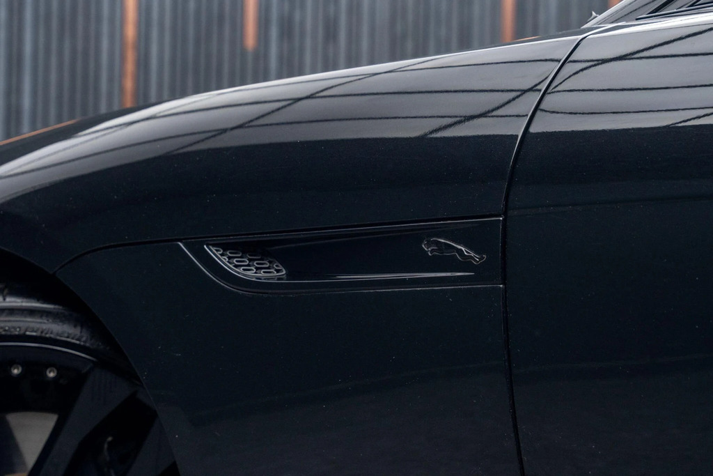 Jaguar F-Type P450 R-dynamic #31