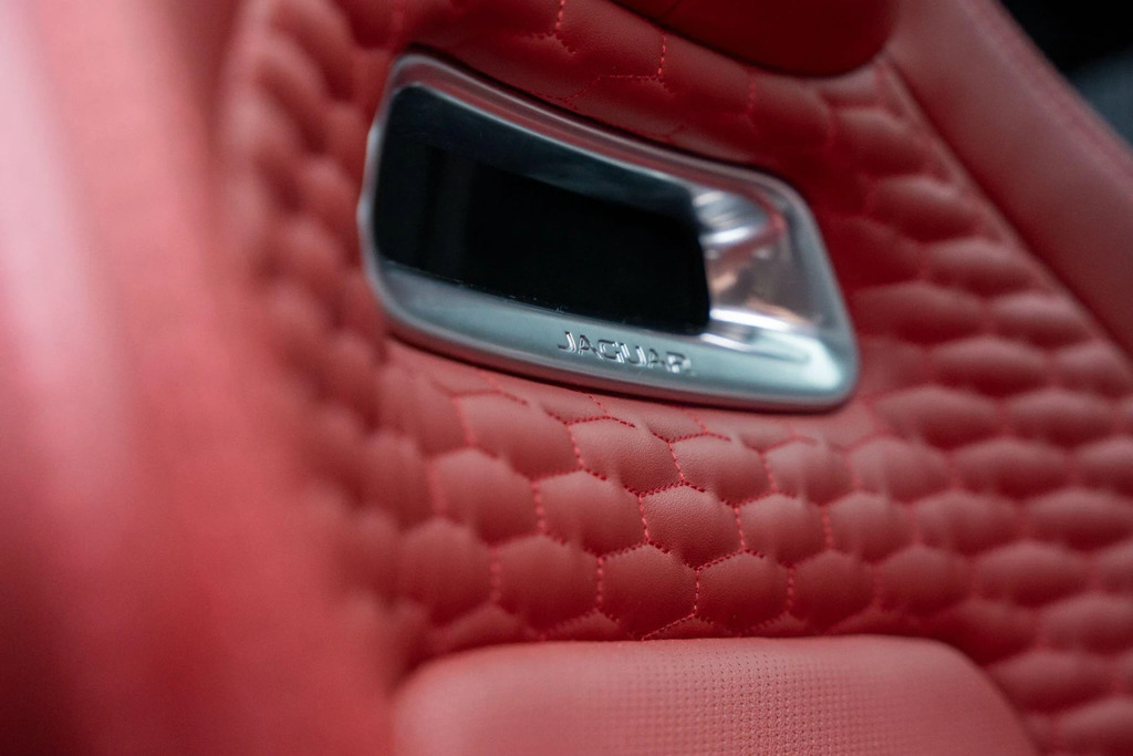 Jaguar F-Type P450 R-dynamic  #14
