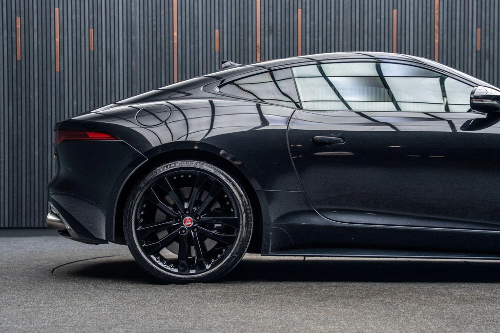 Jaguar F-Type P450 R-dynamic #19