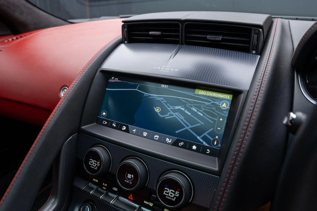 Jaguar F-Type P450 R-dynamic  #10