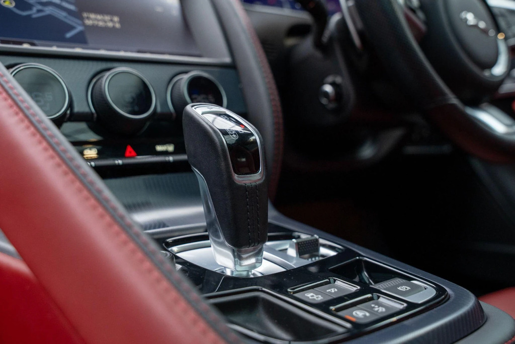 Jaguar F-Type P450 R-dynamic  #43