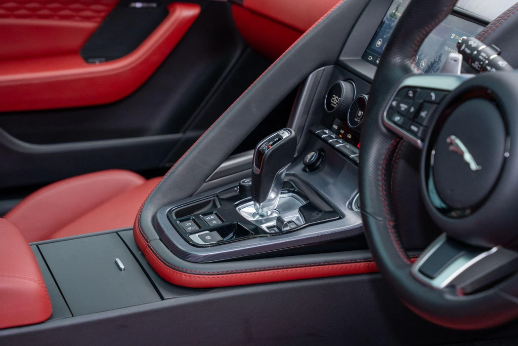 Jaguar F-Type P450 R-dynamic #35