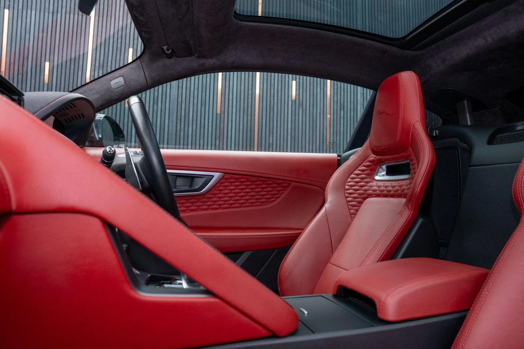 Jaguar F-Type P450 R-dynamic  #42