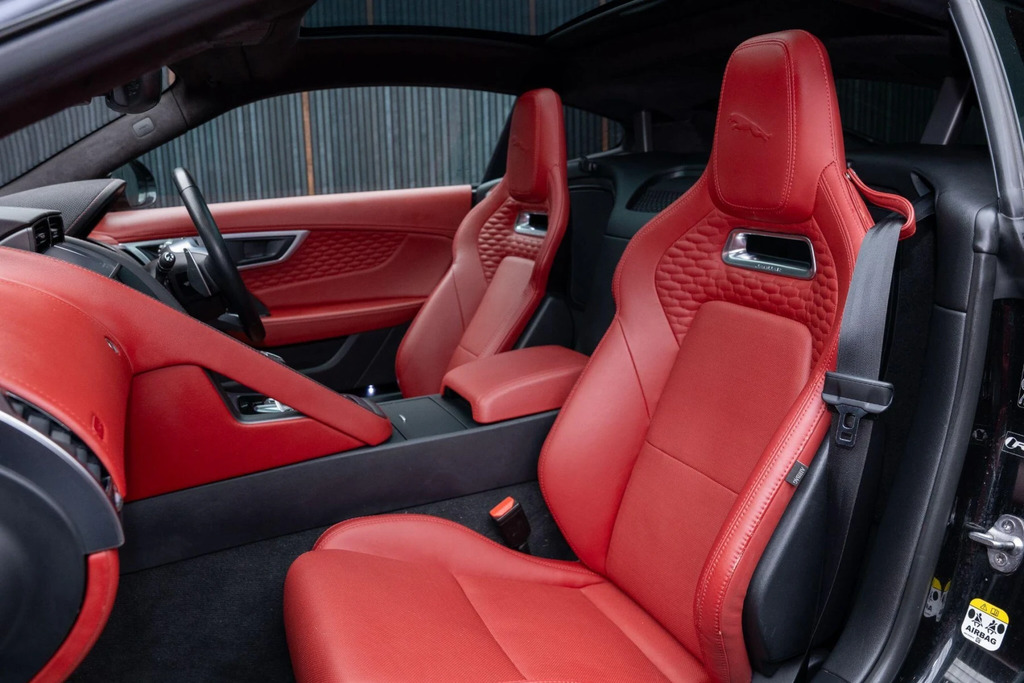 Jaguar F-Type P450 R-dynamic #40
