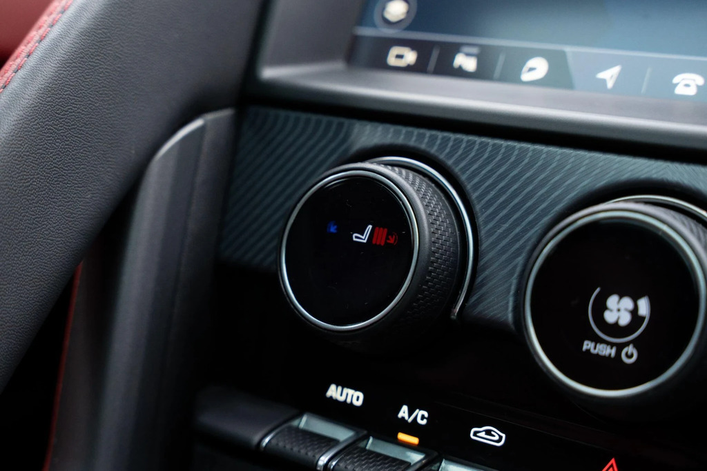 Jaguar F-Type P450 R-dynamic  #34