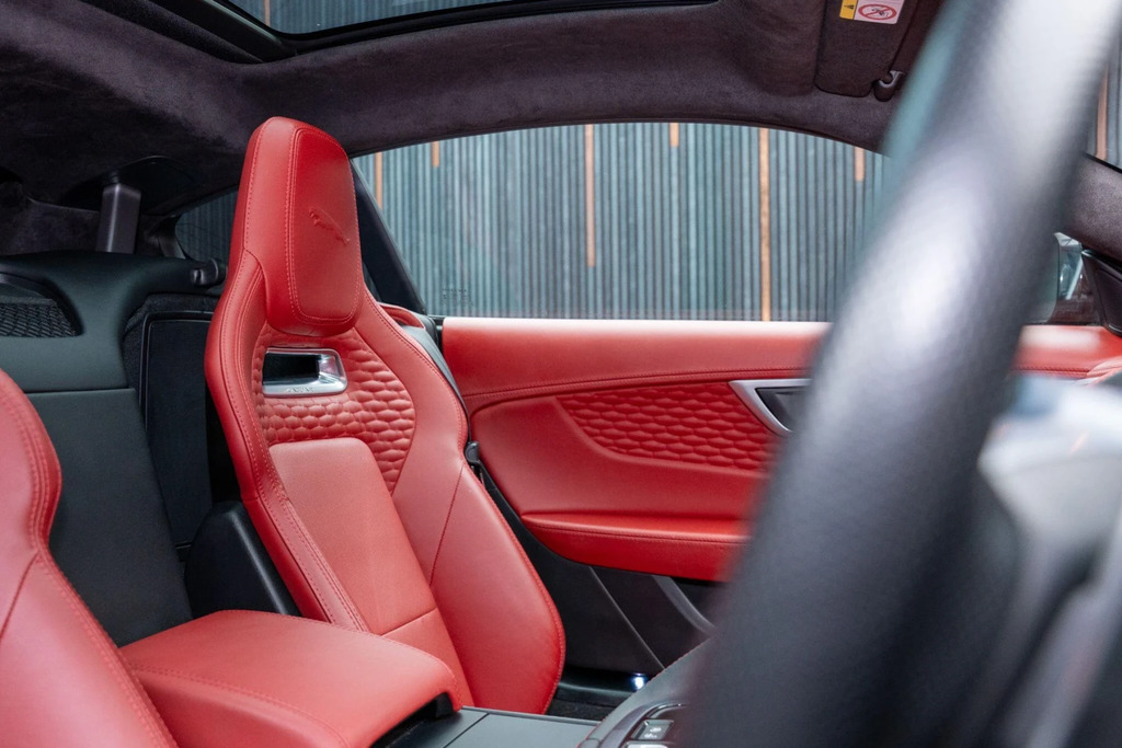 Jaguar F-Type P450 R-dynamic  #26