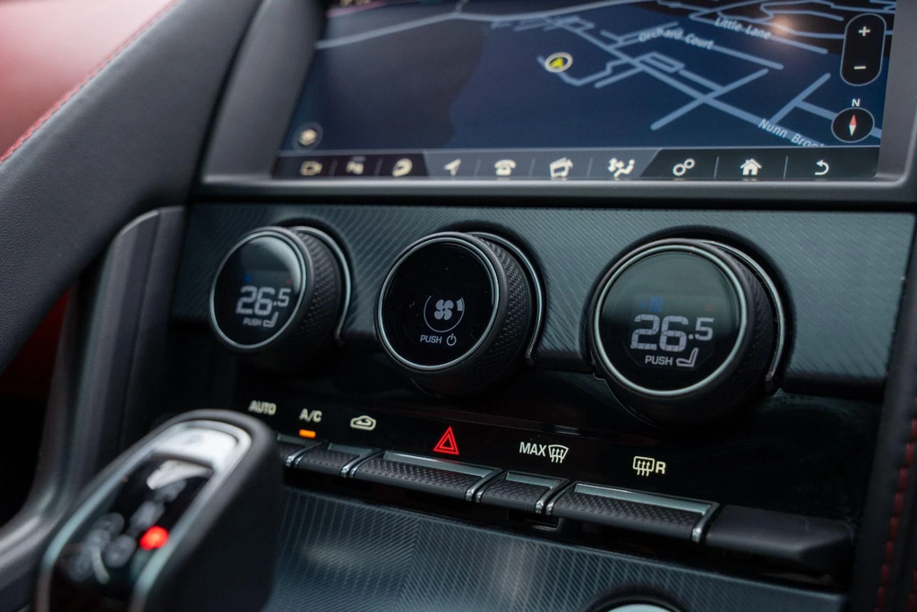Jaguar F-Type P450 R-dynamic #30
