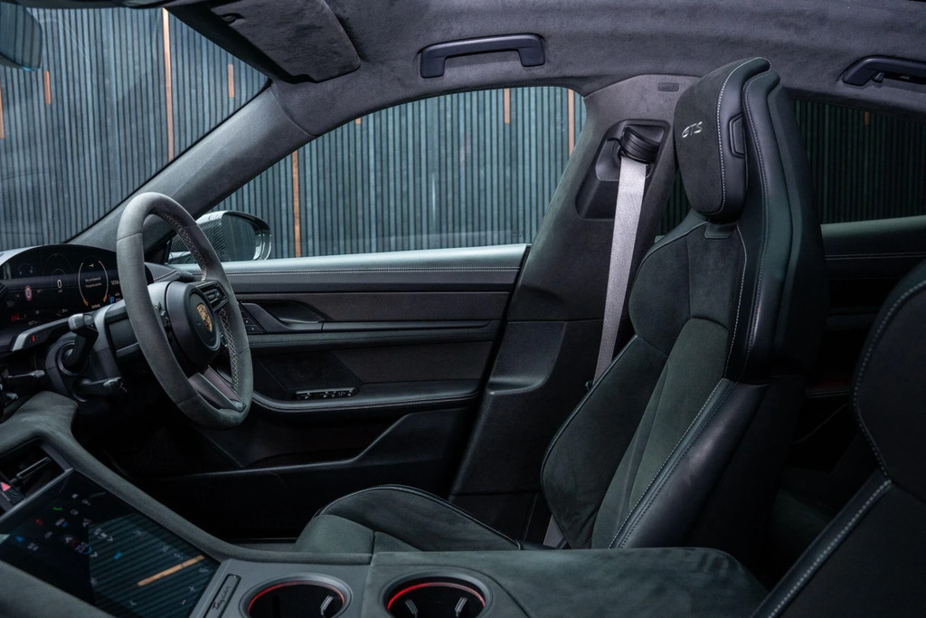 Porsche Taycan Turbo Green #45