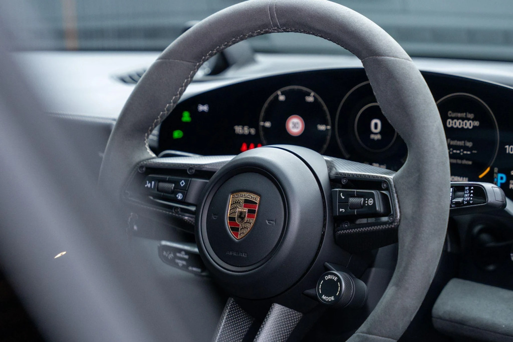 Porsche Taycan Turbo Green #44