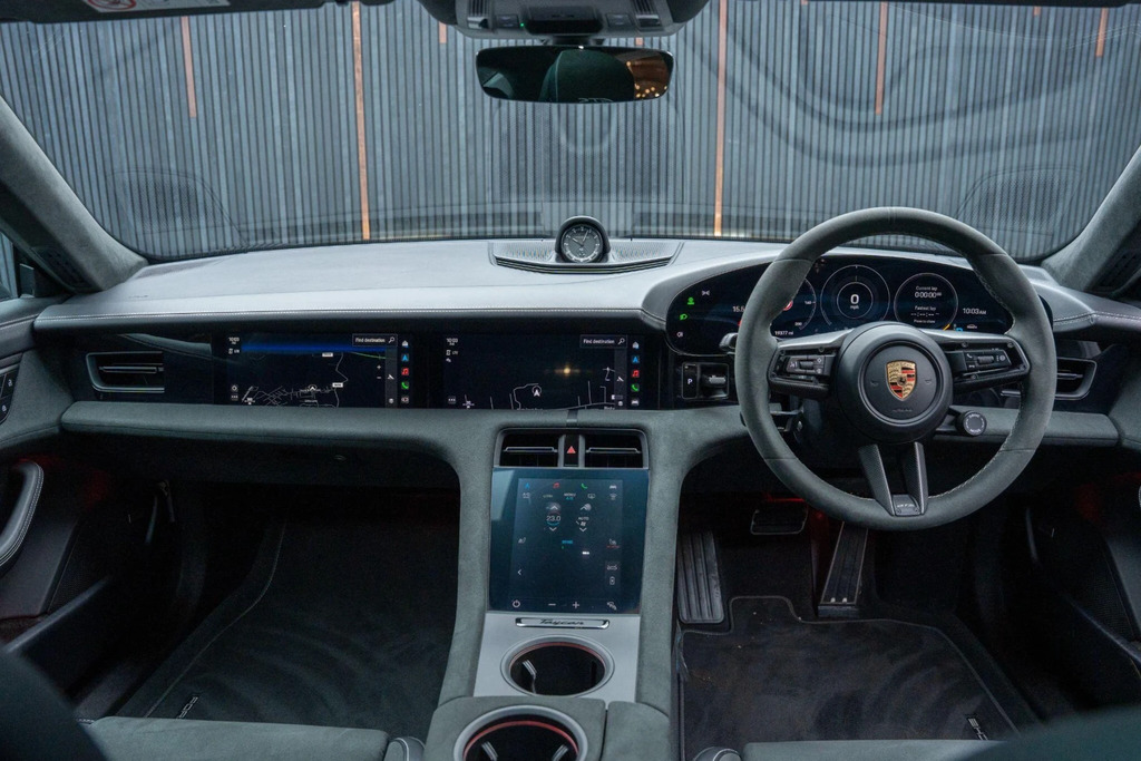 Porsche Taycan Turbo Green #43