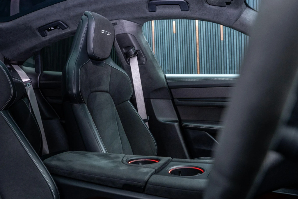 Porsche Taycan Turbo Green #38