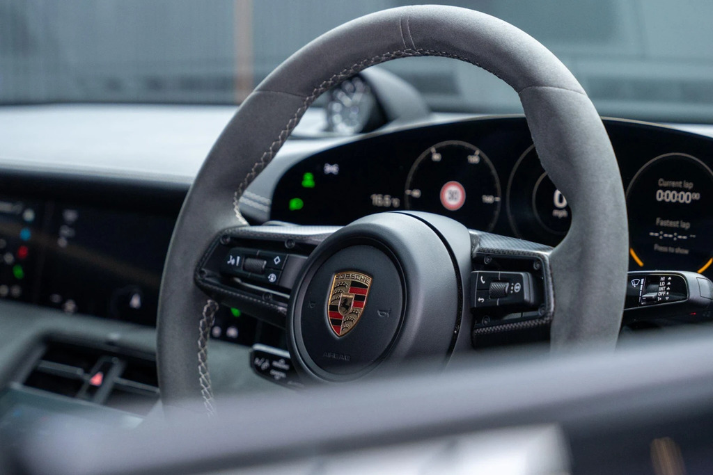 Porsche Taycan Turbo Green #47