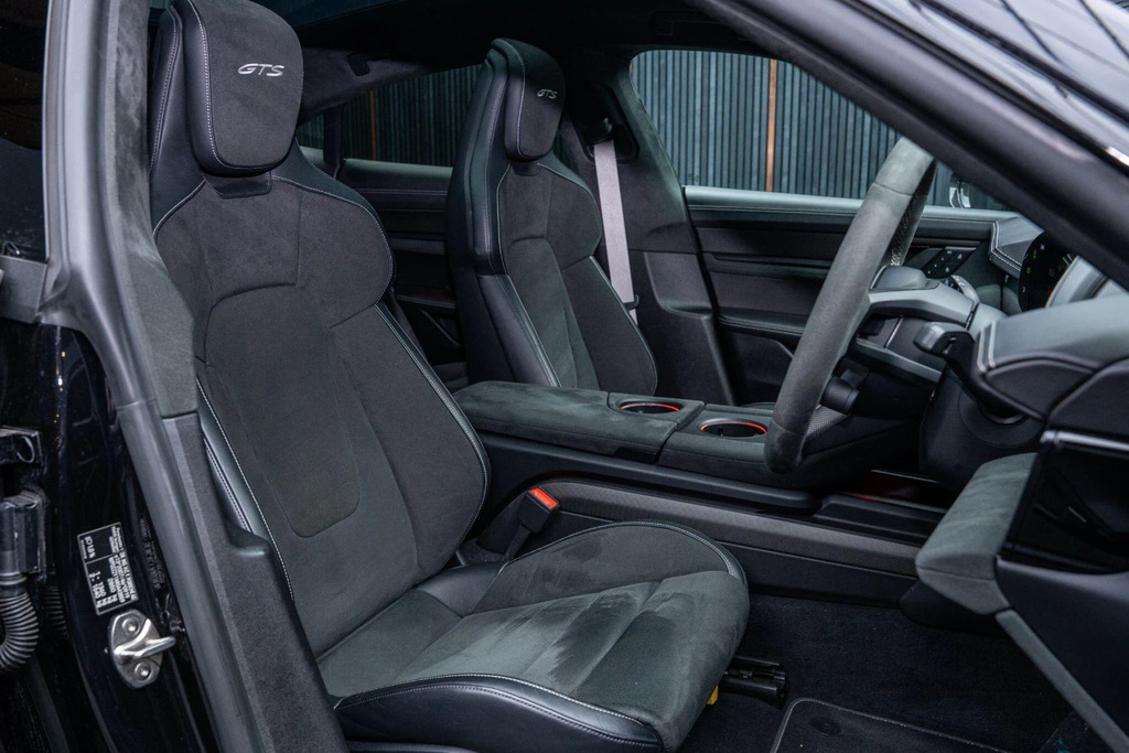 Porsche Taycan Turbo Green #11