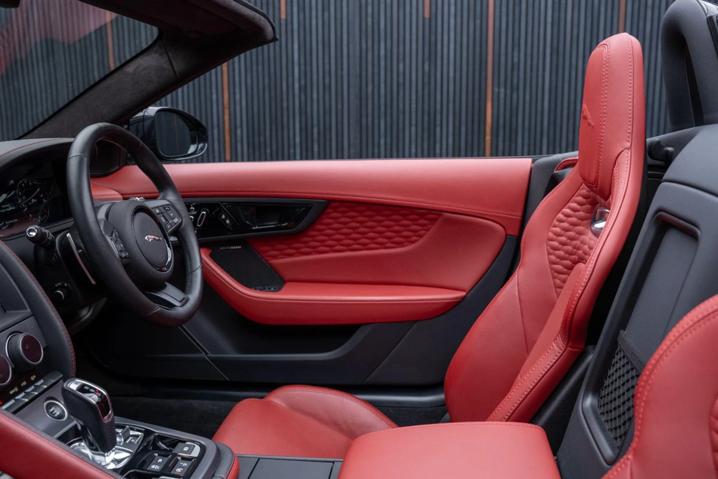 Jaguar F-Type 2.0 P300 R-dynamic Black 2023 Black #43