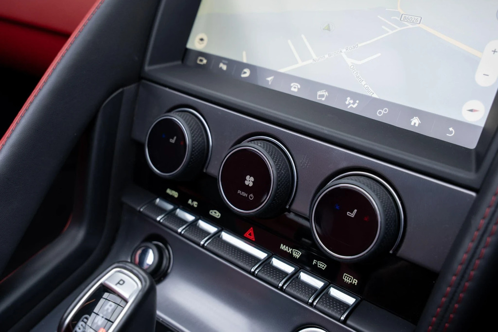 Jaguar F-Type 2.0 P300 R-dynamic Black 2023 Black #22