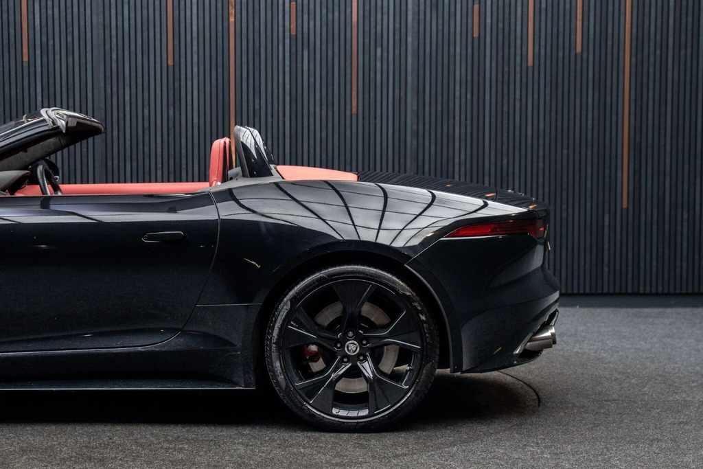 Jaguar F-Type 2.0 P300 R-dynamic Black 2023 Black #19