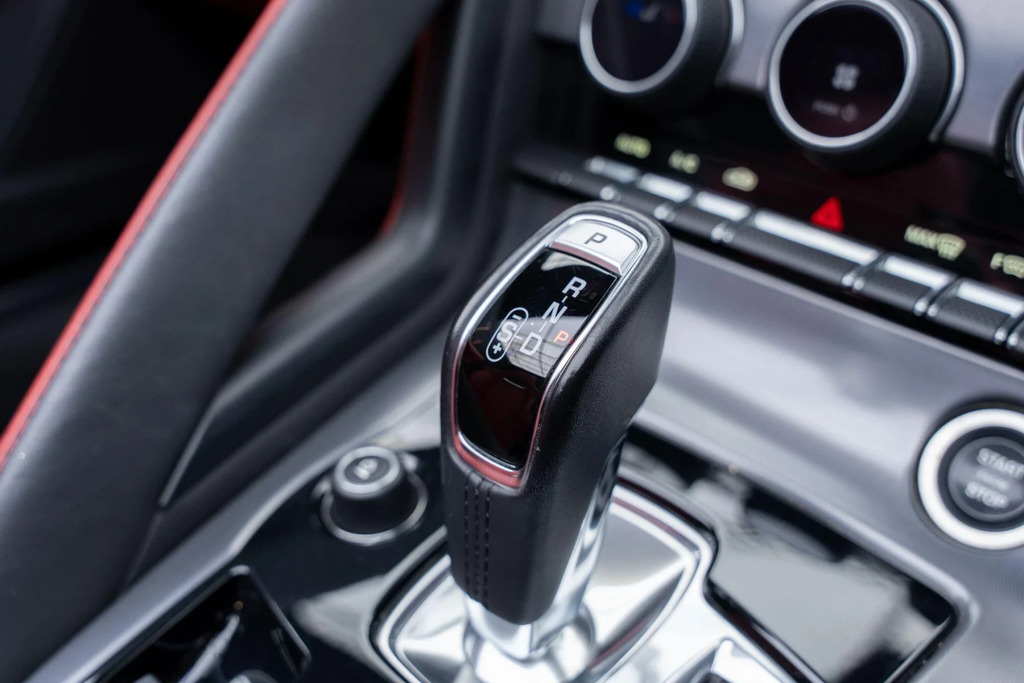 Jaguar F-Type 2.0 P300 R-dynamic Black 2023 Black #36