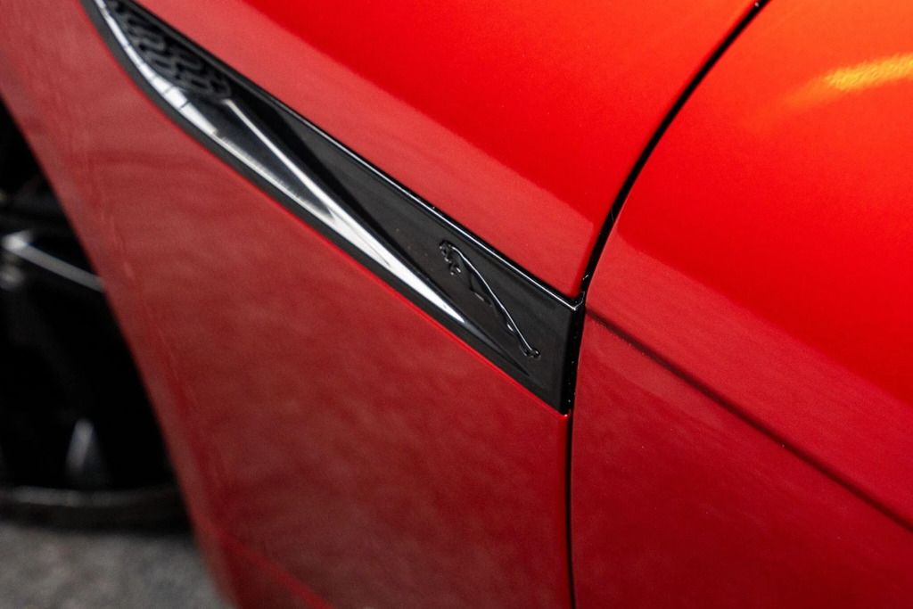 Jaguar F-Type Jaguar Coupe 2.0 P300 R-dynamic Black Black #29