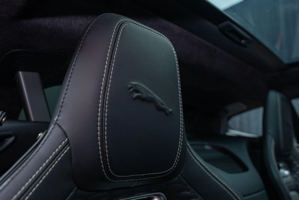 Jaguar F-Type Jaguar Coupe 2.0 P300 R-dynamic Black Black #24