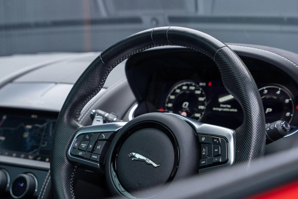 Jaguar F-Type Jaguar Coupe 2.0 P300 R-dynamic Black Black #48