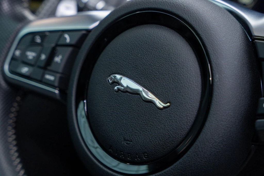 Jaguar F-Type Jaguar Coupe 2.0 P300 R-dynamic Black Black #38