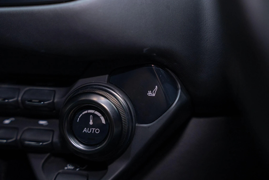 Aston Martin Vantage Zf 8 Speed 3,982 cc Blue #29