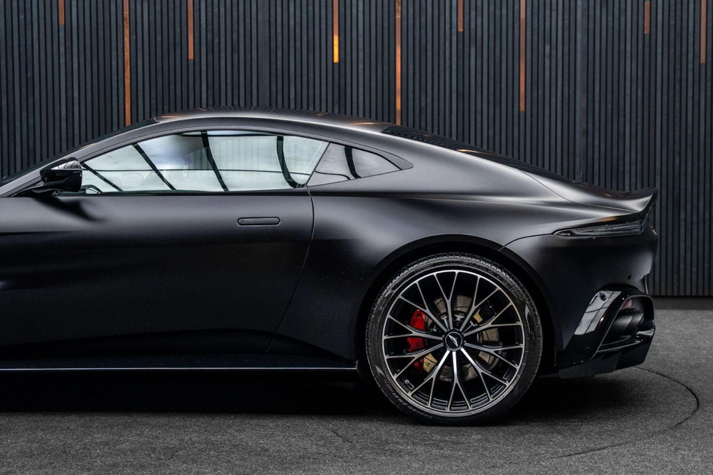 Aston Martin Vantage Zf 8 Speed 3,982 cc Blue #17