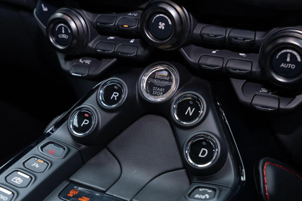 Aston Martin Vantage Zf 8 Speed 3,982 cc Blue #8