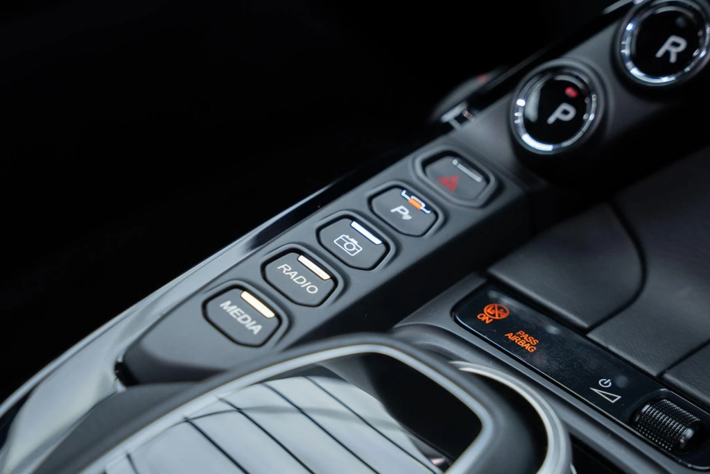 Aston Martin Vantage Zf 8 Speed 3,982 cc Blue #16