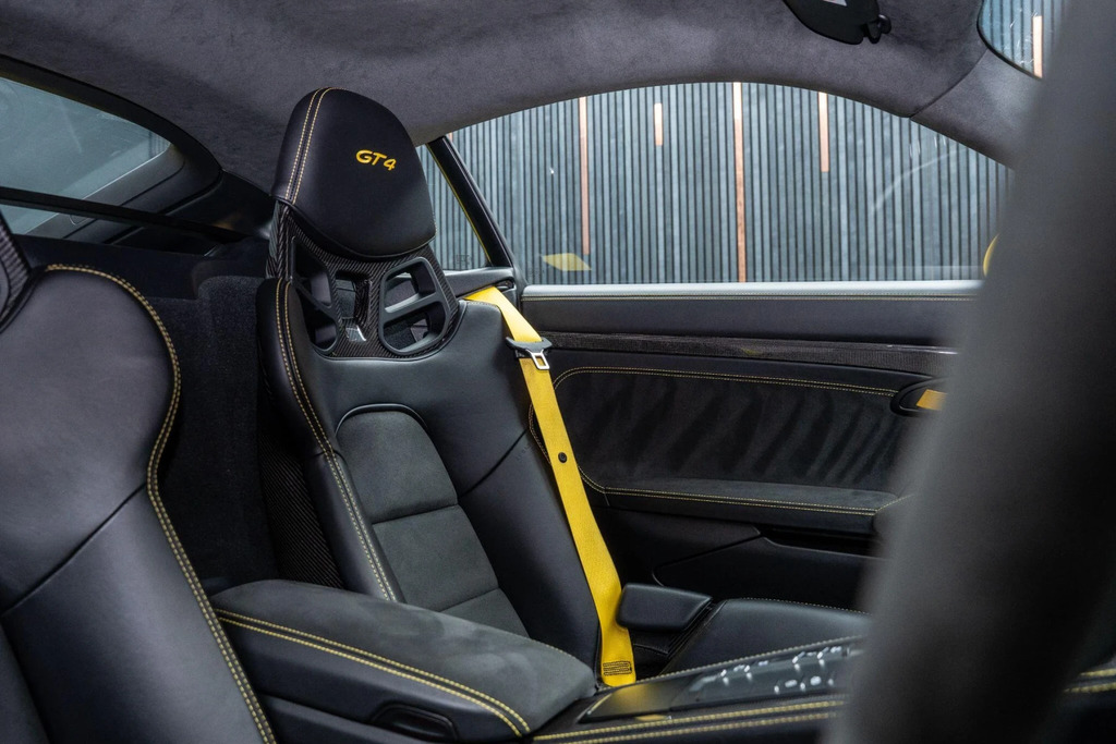 Porsche 718 Cayman 4L Gt4 Black #36