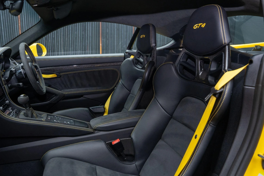 Porsche 718 Cayman 4L Gt4 Black #38