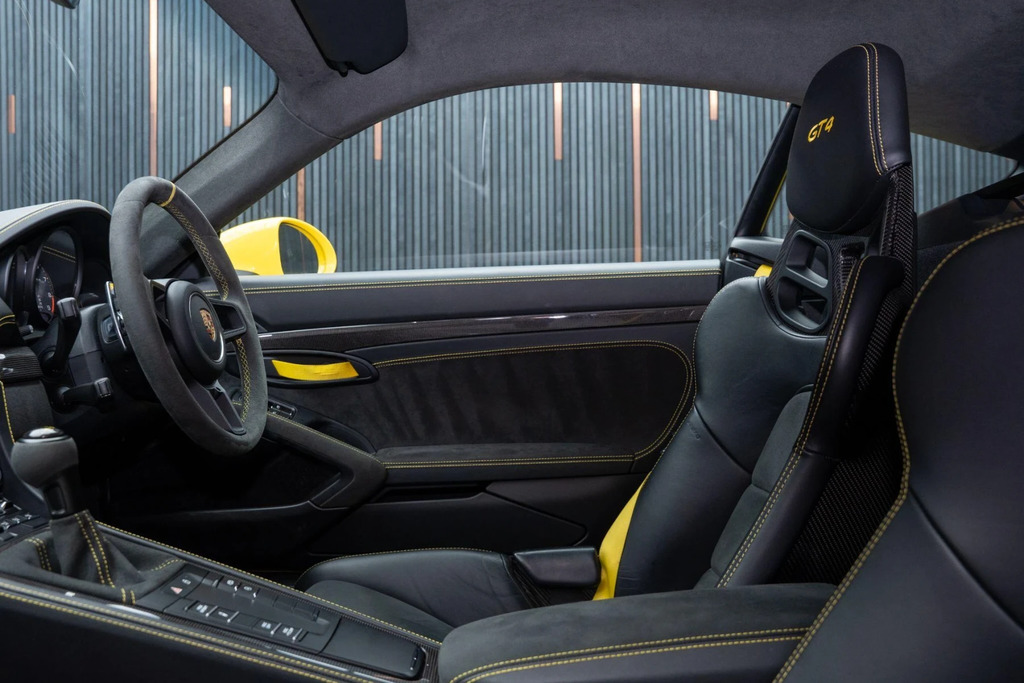 Porsche 718 Cayman 4L Gt4 Black #40