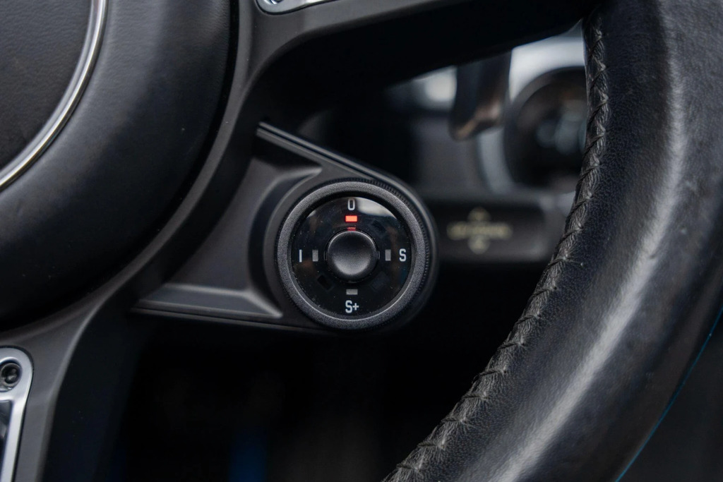 Porsche 718 Boxster 718 Roadster S Black #27