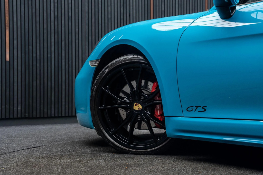 Porsche 718 Boxster 718 Roadster S Black #17