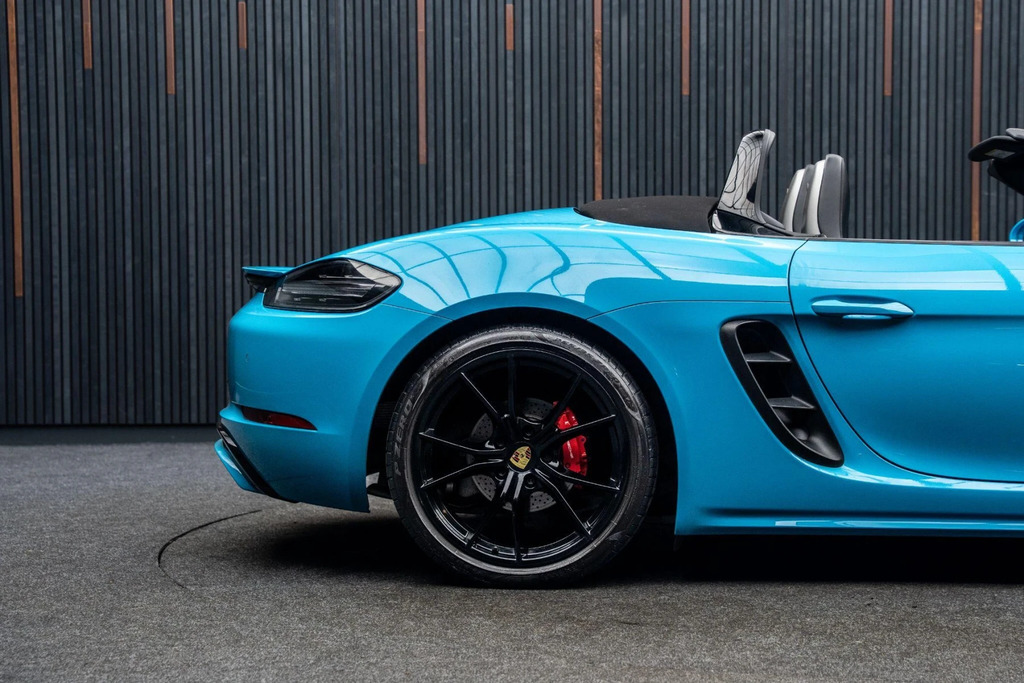 Porsche 718 Boxster 718 Roadster S Black #21