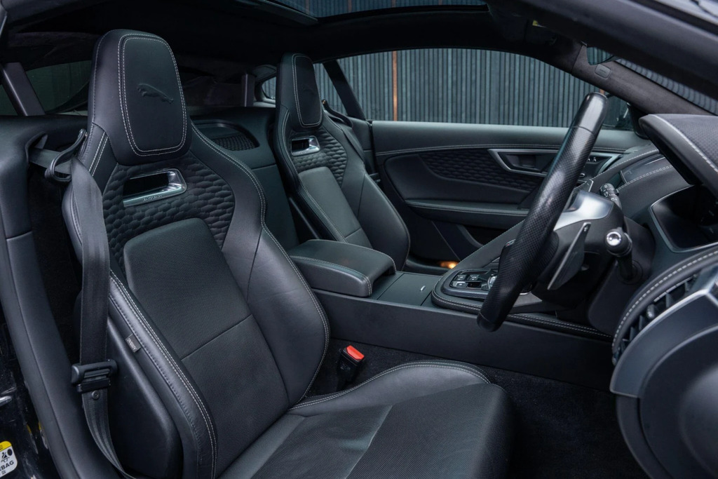 Jaguar F-Type 2.0I R-dynamic Black Euro 6 Ss Black #2