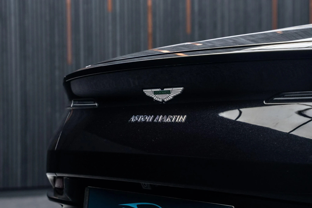 Aston Martin DB11 V12 Touchtronic Red #27