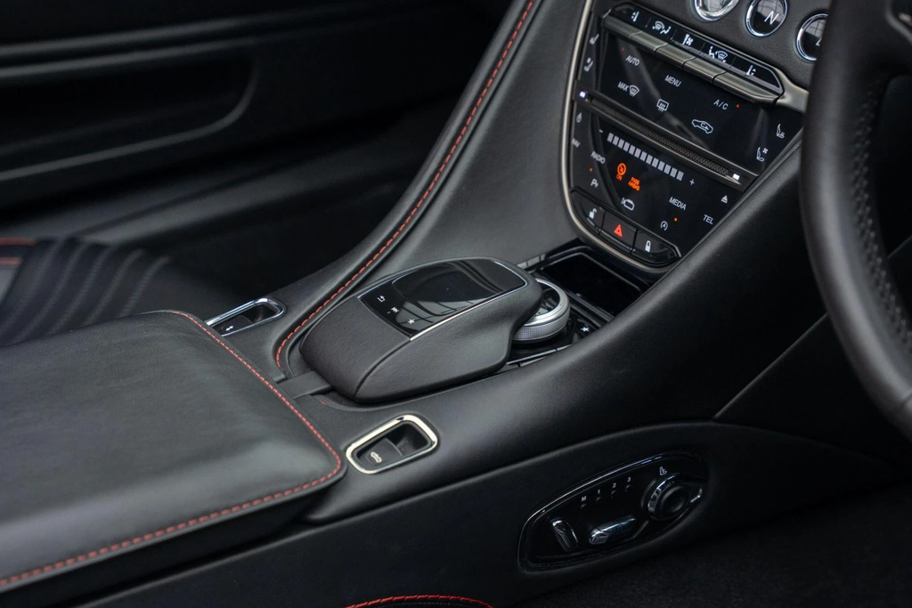 Aston Martin DB11 V12 Touchtronic Red #22