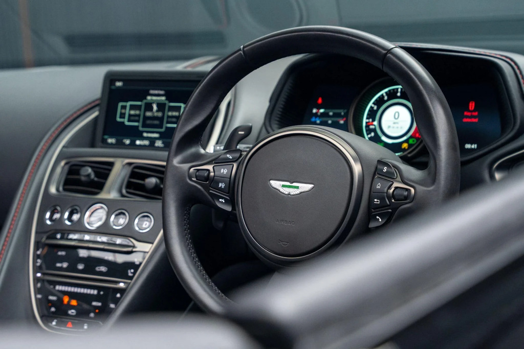 Aston Martin DB11 V12 Touchtronic Red #31