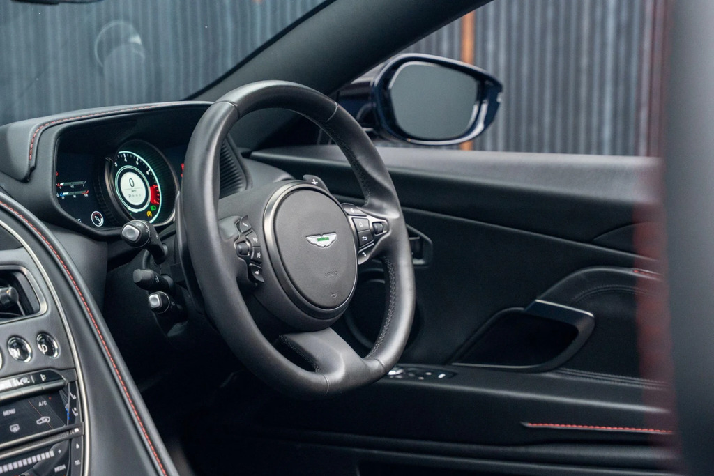 Aston Martin DB11 V12 Touchtronic Red #36